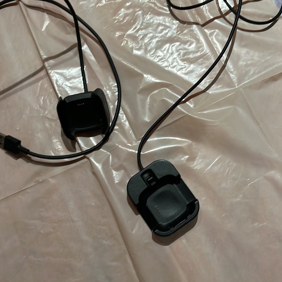 FitBit Versa 2 Rose Gold - Picture 5 of 5